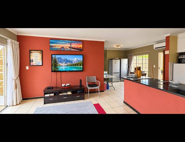 2 BEDROOM TOWNHOUSE FOR SALE IN THE REEDS